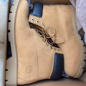 Timberland Classic 6 In Waterproof Boots in Nubuck